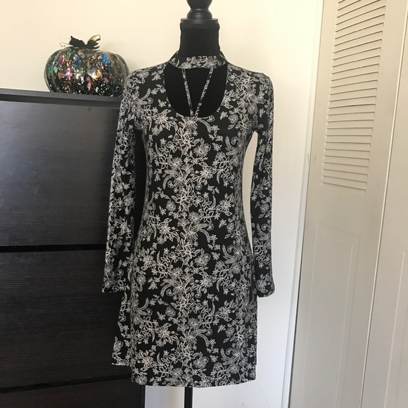 # Floral Black & White Choker Neck Long Top / Dress Size X-Small - Picture 2 of 8